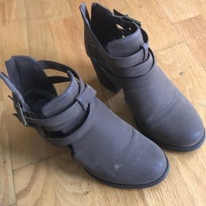 Soda high heel boot USED**